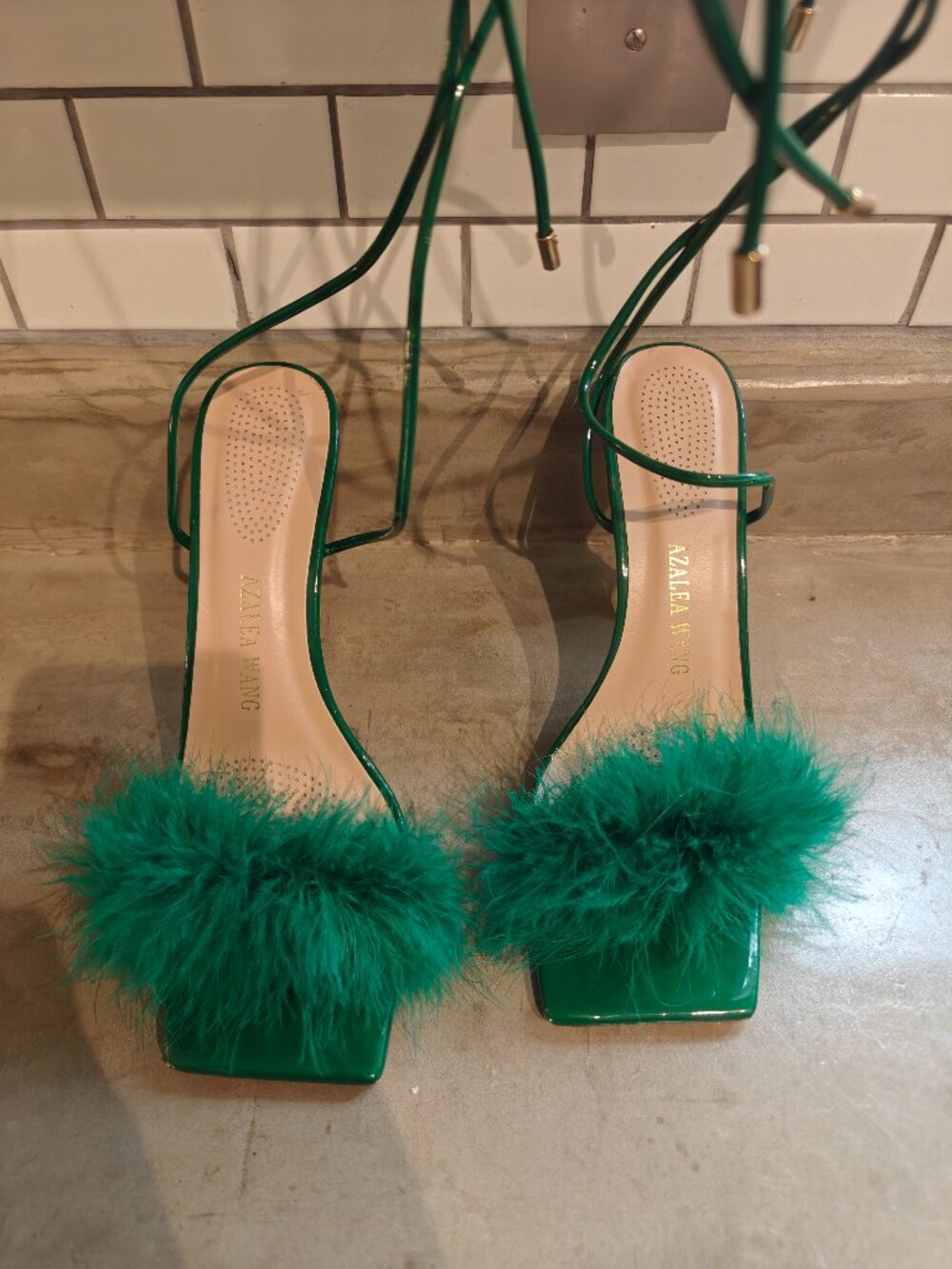 Azalea Wang Emerald Green Feather Strappy Heels Size 9